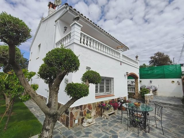 6 quarto Moradia para venda em Centre, Lloret de Mar - 315 000 € (Ref: 9789843)