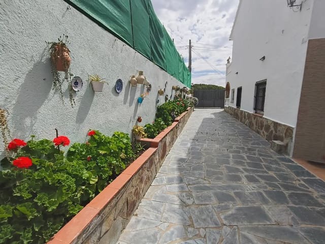 6 quarto Moradia para venda em Centre, Lloret de Mar - 315 000 € (Ref: 9789843)