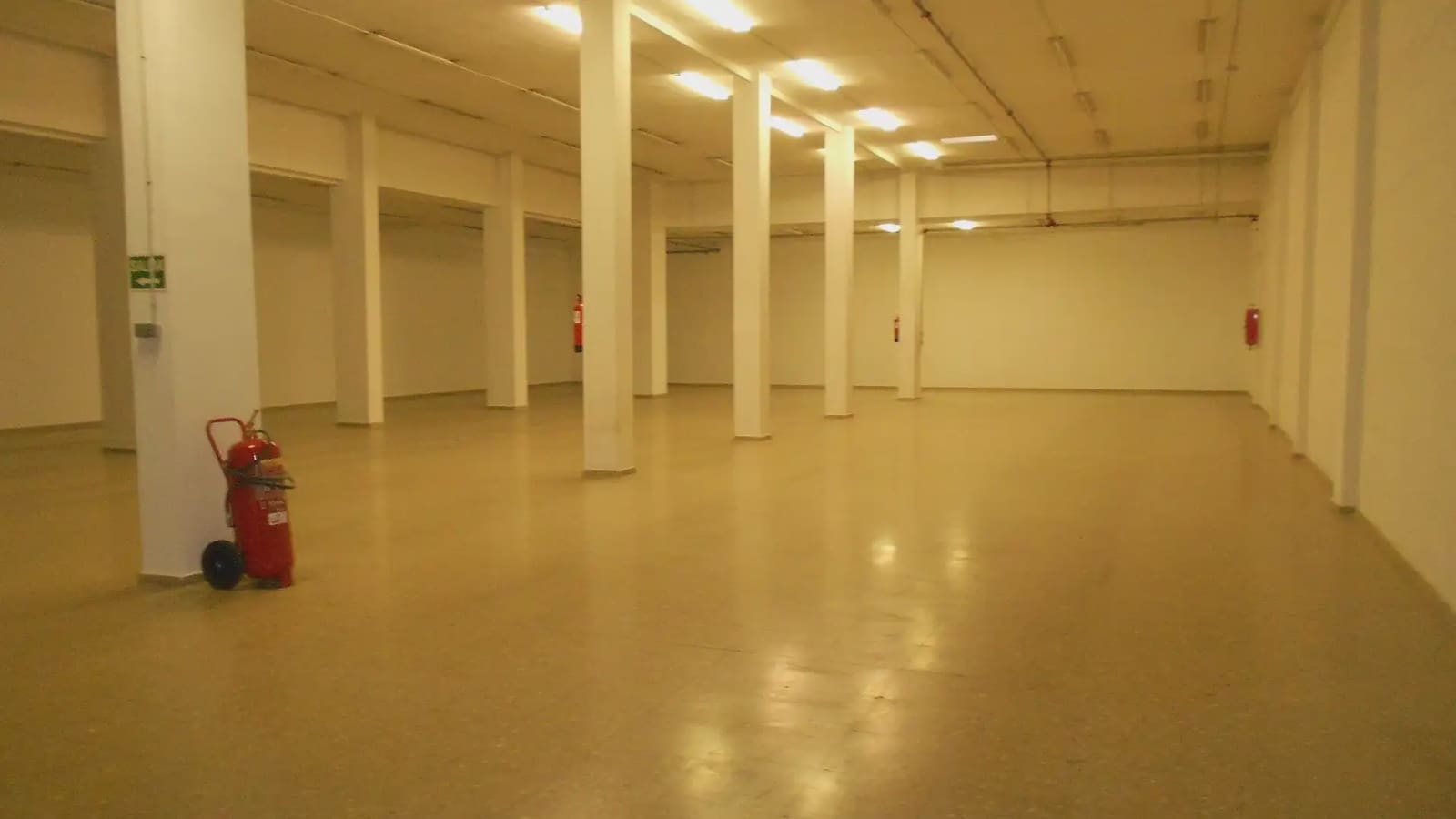 Kommersiell att hyra i Valencia stad - 5 000 € (Ref: 9748269)