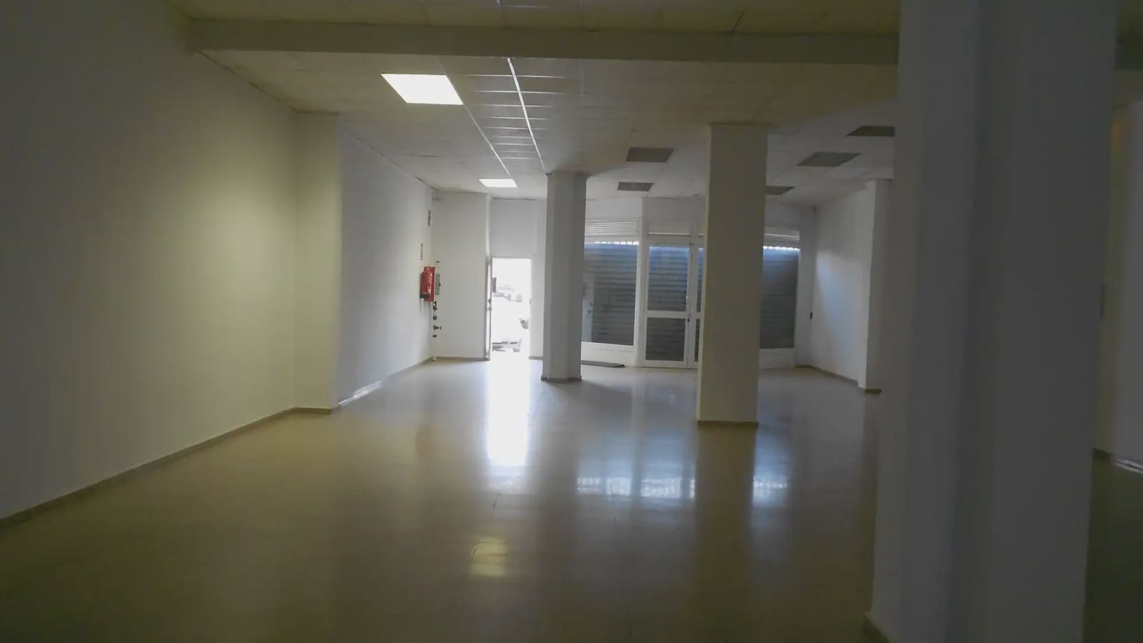 Kommersiell att hyra i Valencia stad - 5 000 € (Ref: 9748269)