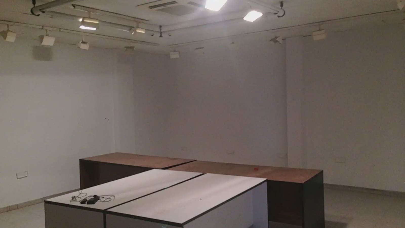 Gewerbe zu verkaufen in Torrent - 2.200.000 € (Ref: 9748270)