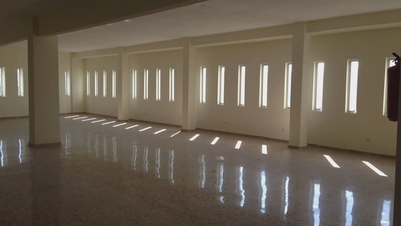 Gewerbe zu verkaufen in Torrent - 2.200.000 € (Ref: 9748270)