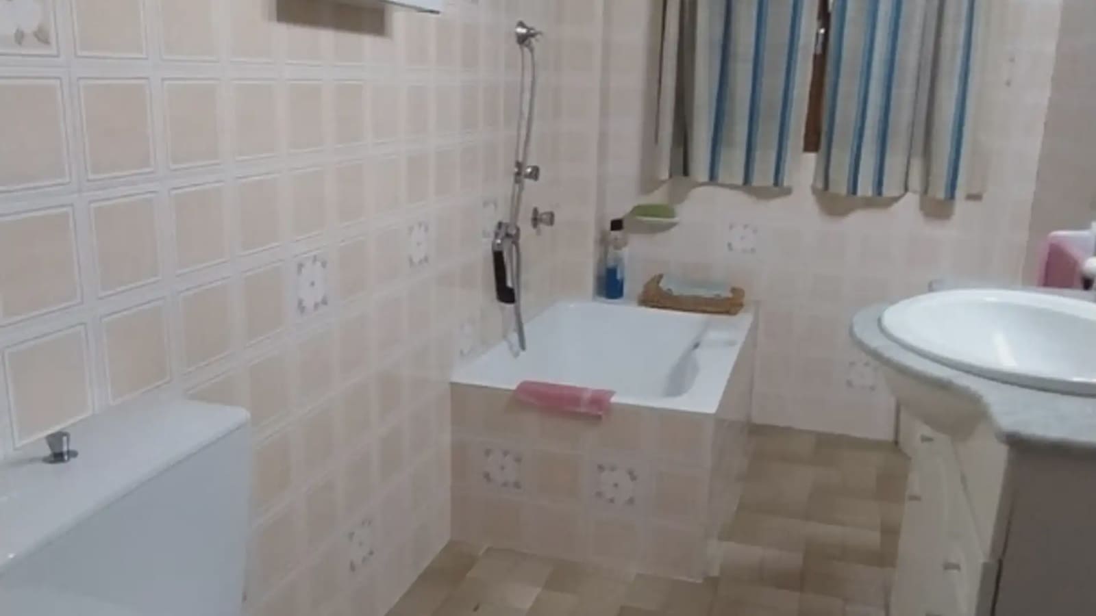 3 bedroom Villa for sale in Chiva with pool garage - € 155,000 (Ref: 9748283)