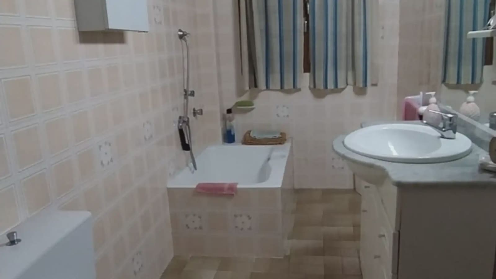 3 bedroom Villa for sale in Chiva with pool garage - € 155,000 (Ref: 9748283)