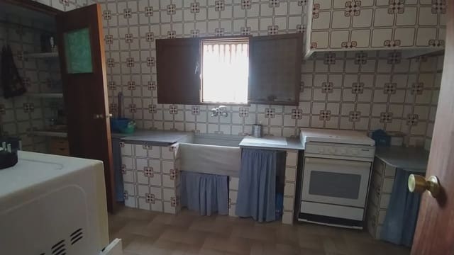 3 soverom Villa til salgs i Chiva med svømmebasseng garasje - € 155 000 (Ref: 9748283)