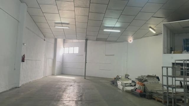 Erhverv til salg i Aeropuerto Viejo, Sevilla by - € 270.000 (Ref: 9748290)