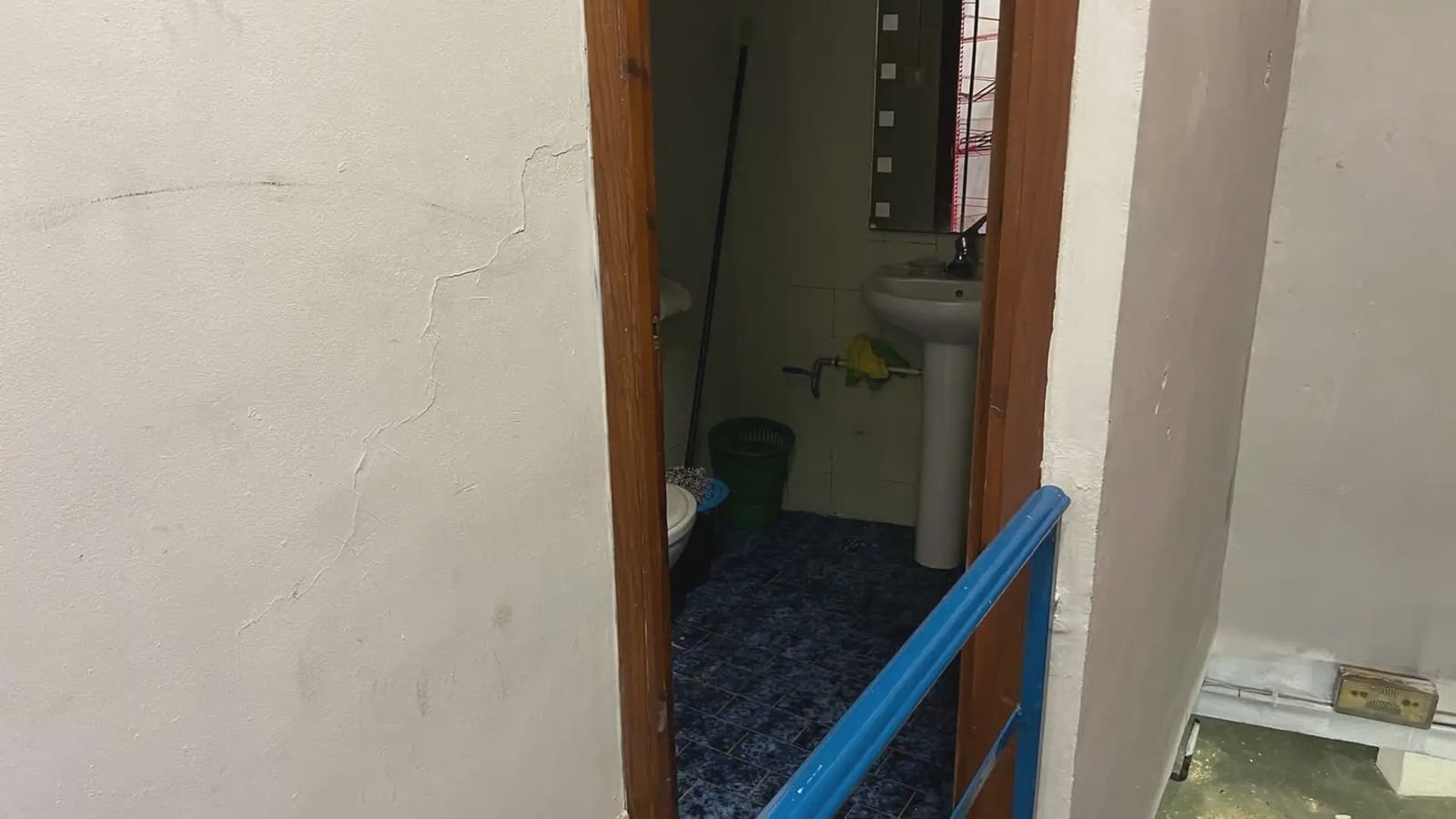 Erhverv til salg i Manises - € 105.000 (Ref: 9748295)