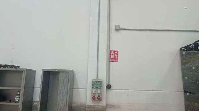 Commerciale da affittare in Riba-roja de Túria - 1.600 € (Rif: 9748297)