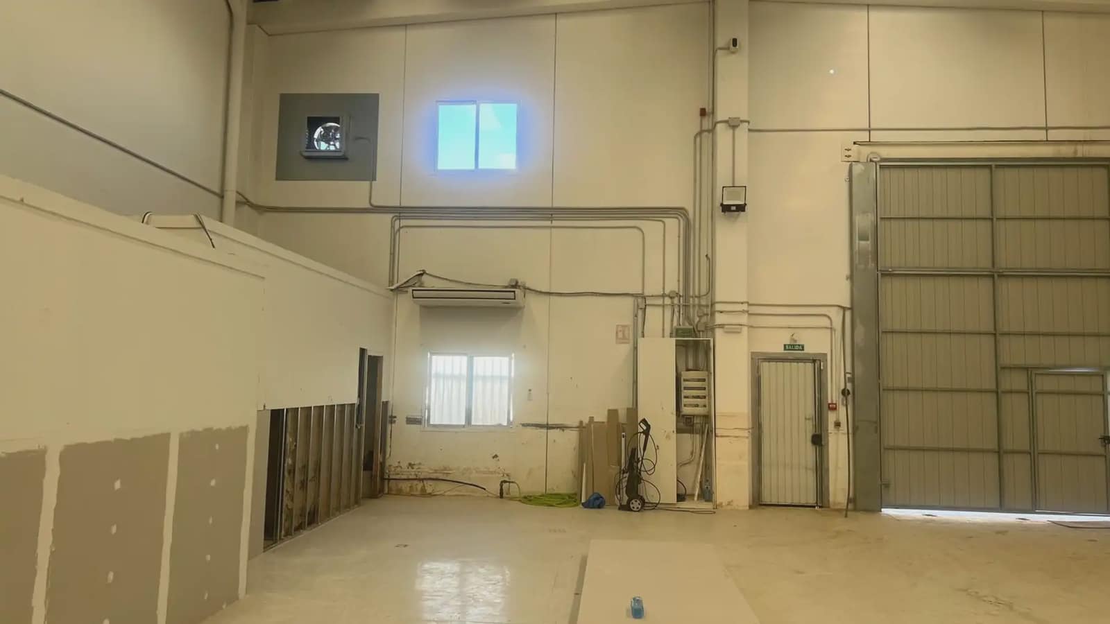 Commerciale da affittare in Riba-roja de Turia - 1.600 € (Rif: 9748297)