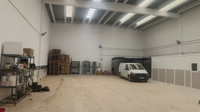 Commerciale da affittare in Riba-roja de Túria - 1.600 € (Rif: 9748297)