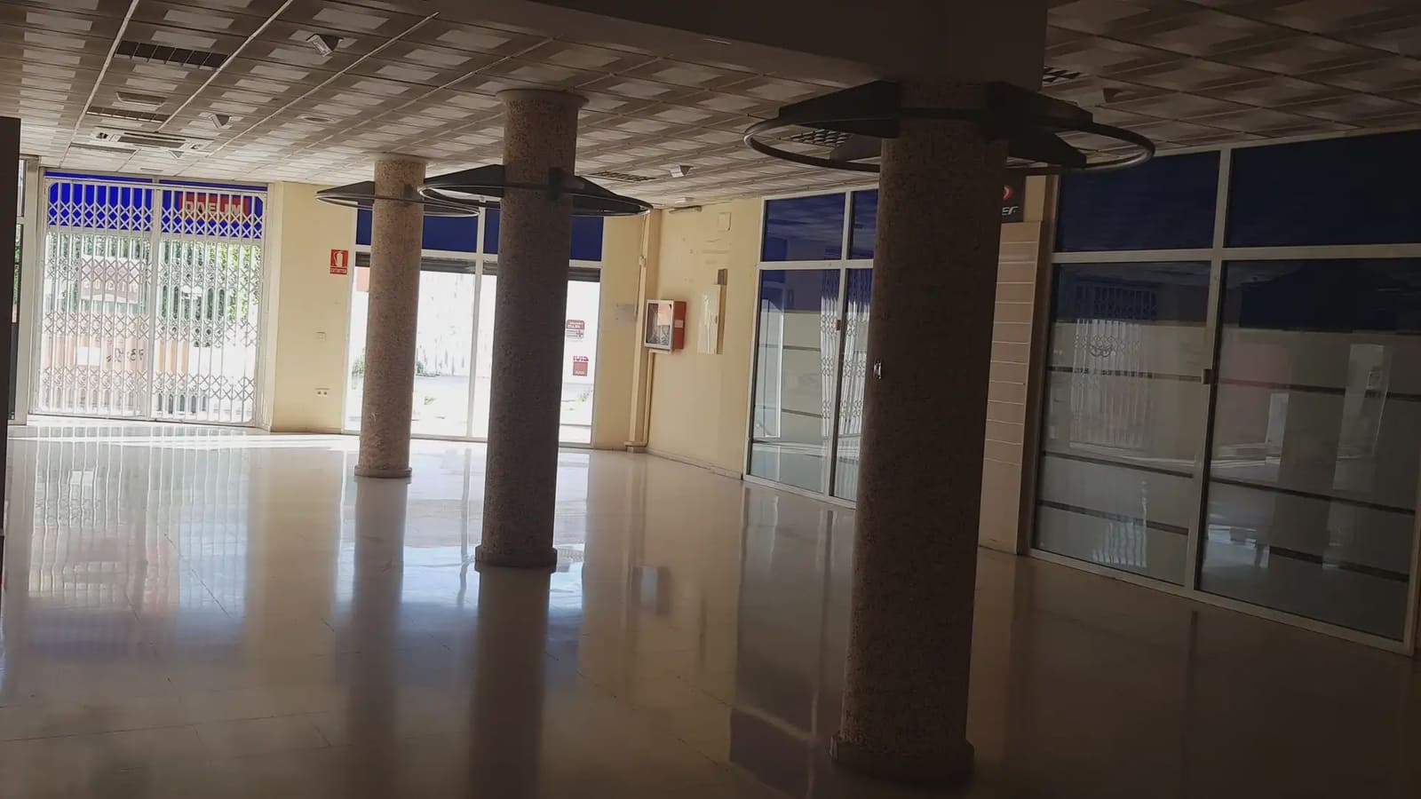 Erhverv til salg i Manises - € 250.000 (Ref: 9748298)