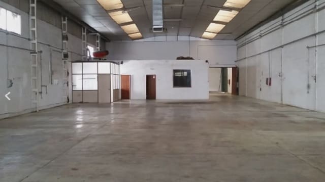 Commerciale da affittare in Fuente del Jarro, Paterna - 4.300 € (Rif: 9748299)