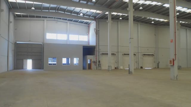 Commerciale da affittare in Riba-roja de Túria - 15.000 € (Rif: 9748300)