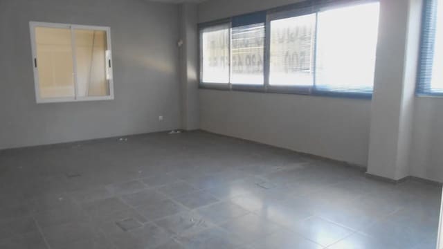 Commerciale da affittare in Riba-roja de Túria - 15.000 € (Rif: 9748300)