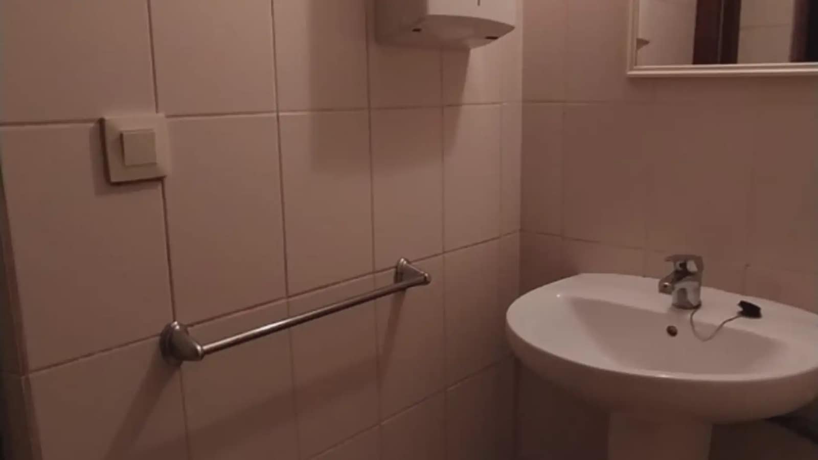 Kommersiell til leie i Manises - € 1 800 (Ref: 9748302)