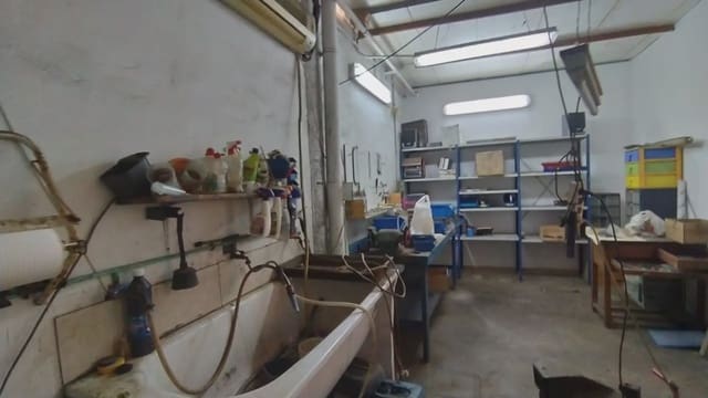 Kommersiell til leie i Manises - € 1 800 (Ref: 9748302)