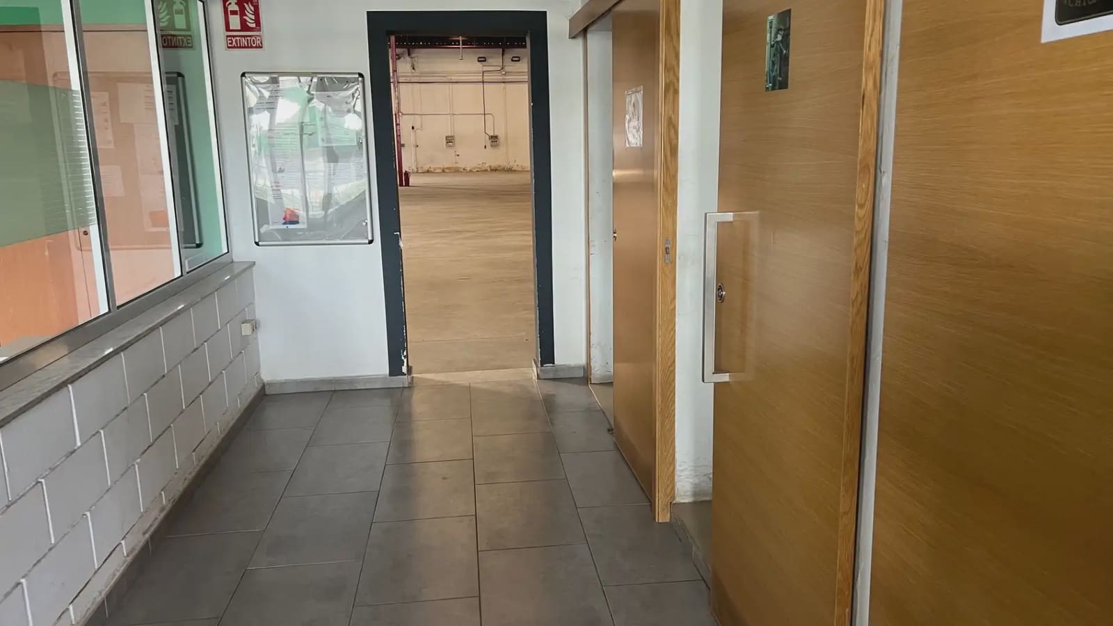 Commerciale da affittare in Quart de Poblet - 15.500 € (Rif: 9748305)