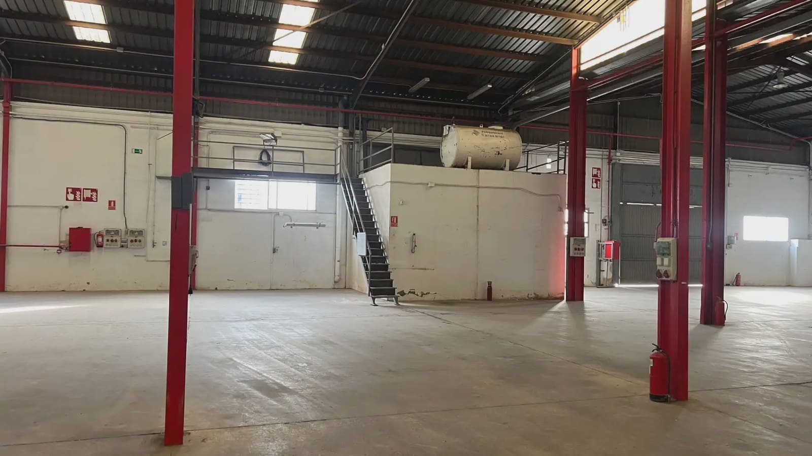 Commerciale da affittare in Quart de Poblet - 15.500 € (Rif: 9748305)