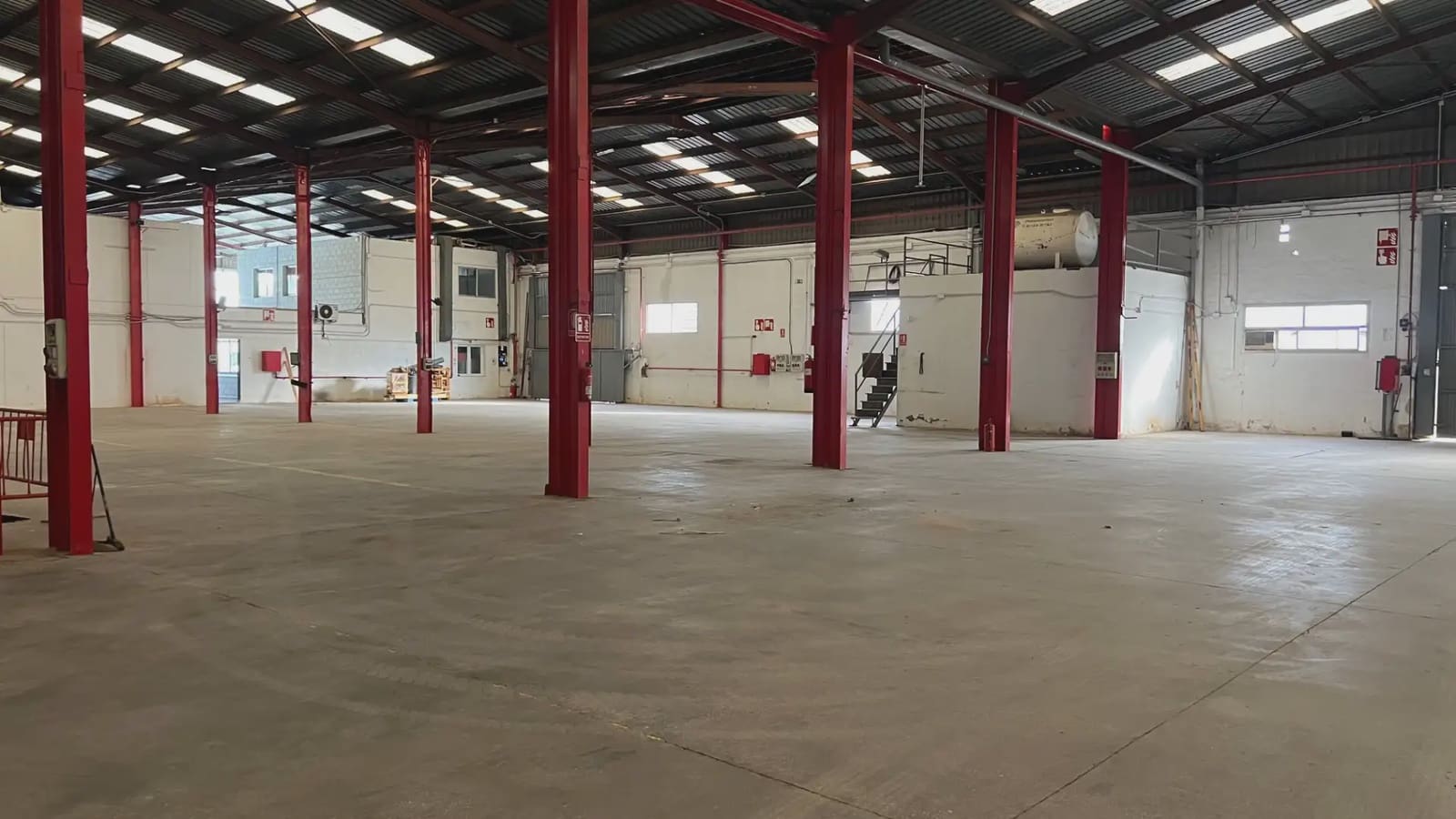 Commerciale da affittare in Quart de Poblet - 15.500 € (Rif: 9748305)