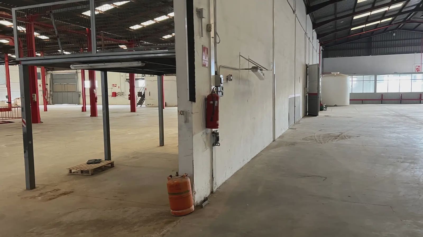 Commerciale da affittare in Quart de Poblet - 15.500 € (Rif: 9748305)