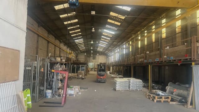 Kommersiell til salgs i Manises - € 615 000 (Ref: 9748306)