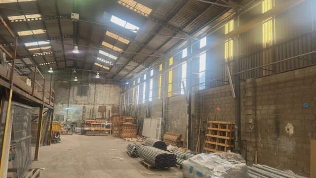 Kommersiell til salgs i Manises - € 615 000 (Ref: 9748306)