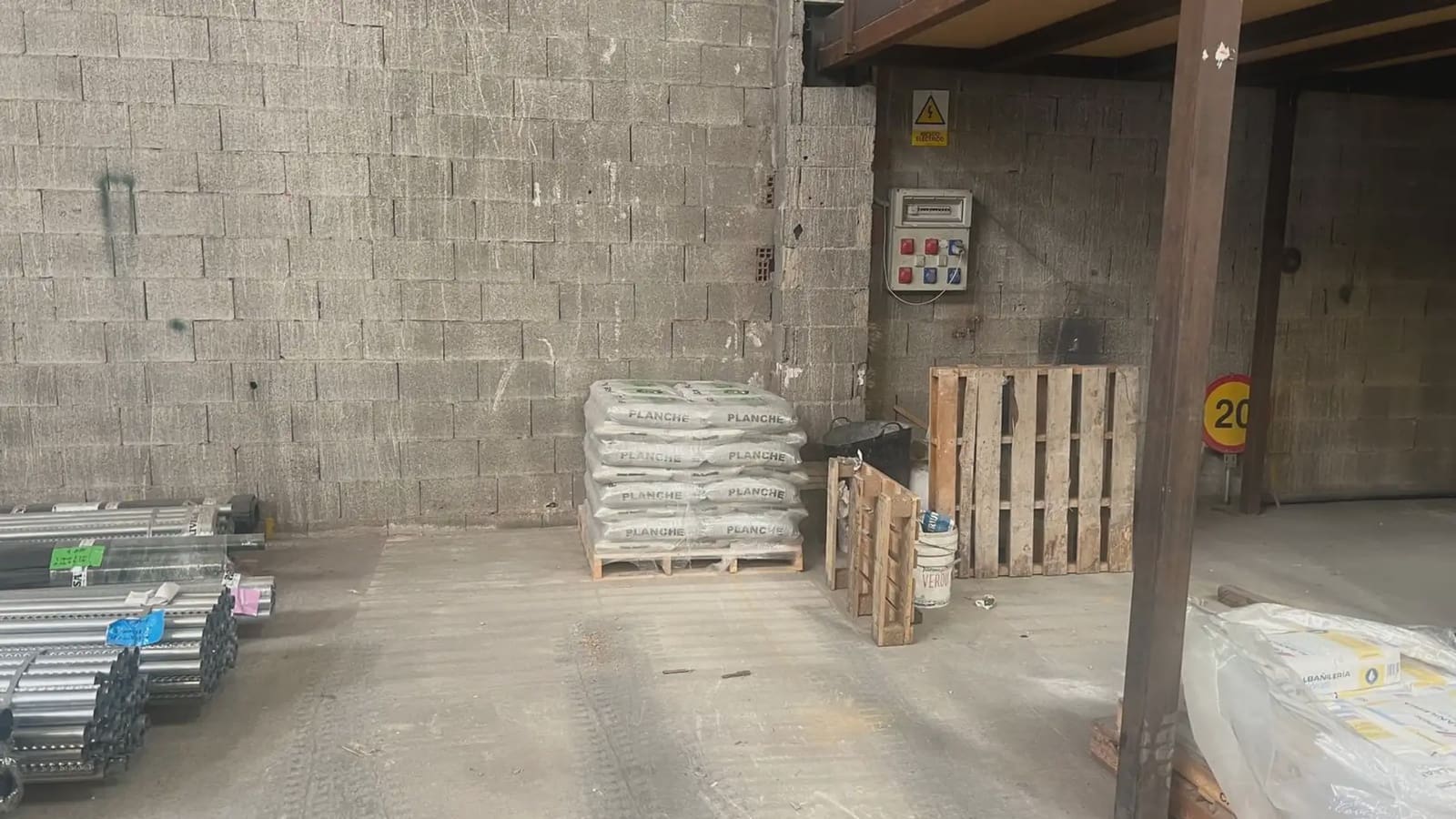 Commerciale in vendita in Manises - 615.000 € (Rif: 9748306)