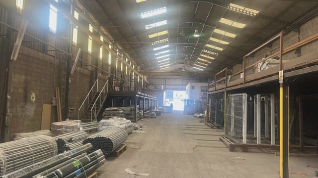 Kommersiell til salgs i Manises - € 615 000 (Ref: 9748306)