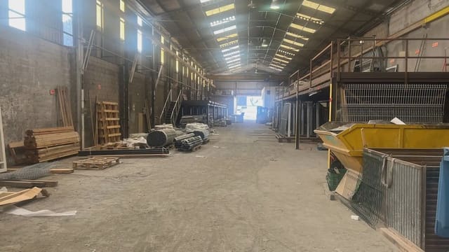 Kommersiell til salgs i Manises - € 615 000 (Ref: 9748306)