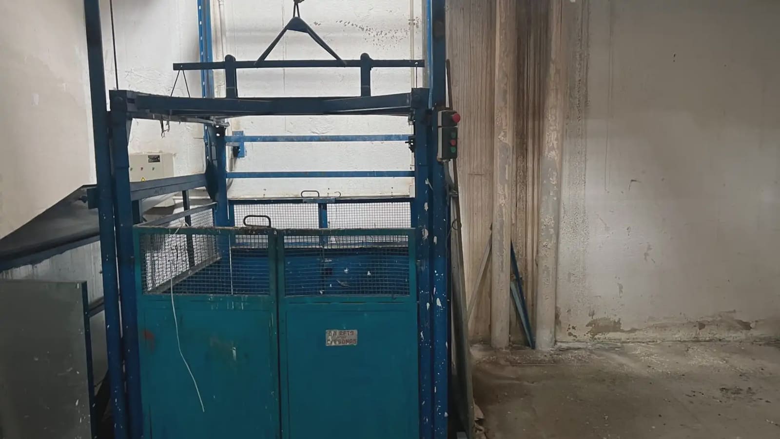 Commerciale in vendita in Manises - 450.000 € (Rif: 9748309)