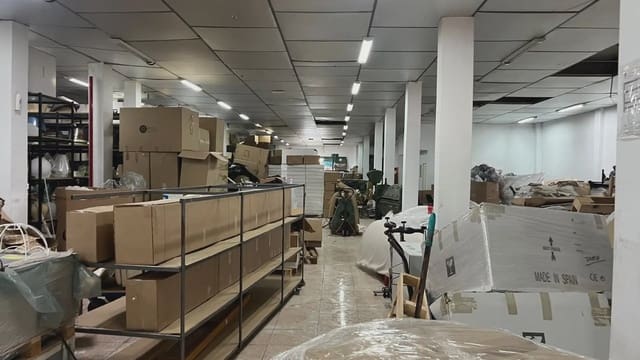 Kommersiell til salgs i Manises - € 450 000 (Ref: 9748309)