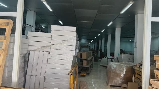 Kommersiell til salgs i Manises - € 450 000 (Ref: 9748309)