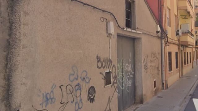 Kommersiell til salgs i Manises - € 350 000 (Ref: 9748315)