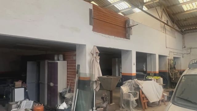 Commerciale da affittare in Riba-roja de Túria - 1.300 € (Rif: 9748316)