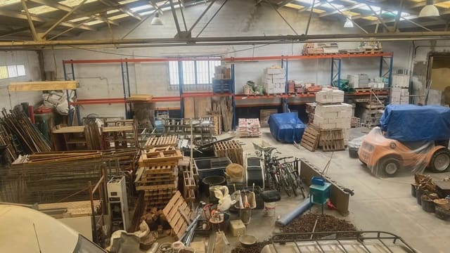 Commerciale da affittare in Riba-roja de Túria - 1.300 € (Rif: 9748316)