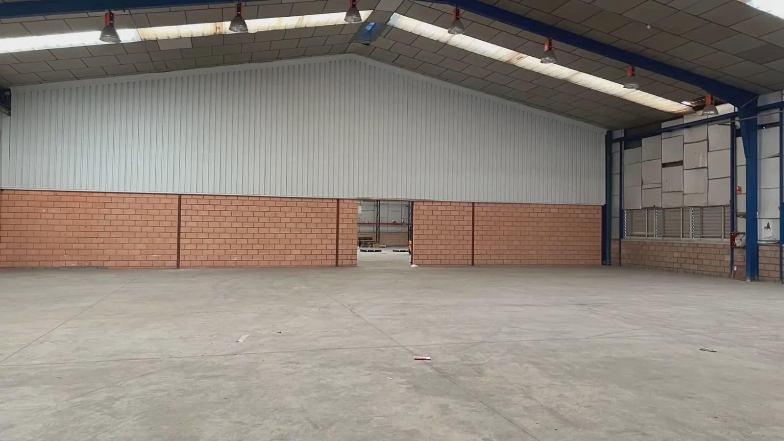 Kommersiell att hyra i Quart de Poblet - 5 900 € (Ref: 9748320)