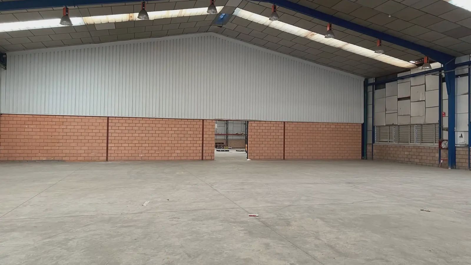 Kommersiell att hyra i Quart de Poblet - 5 900 € (Ref: 9748320)