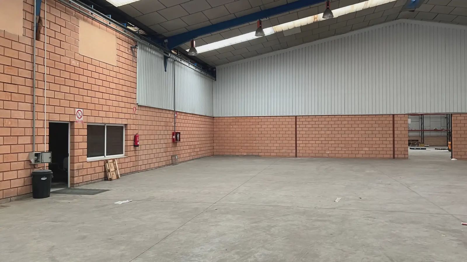 Kommersiell att hyra i Quart de Poblet - 5 900 € (Ref: 9748320)