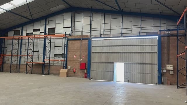 Commerciale da affittare in Quart de Poblet - 5.900 € (Rif: 9748320)