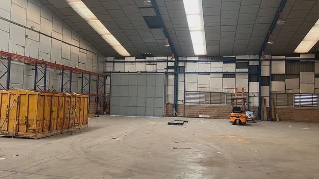 Commerciale da affittare in Quart de Poblet - 5.900 € (Rif: 9748320)