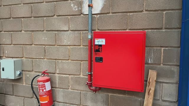 Commerciale da affittare in Quart de Poblet - 5.900 € (Rif: 9748320)