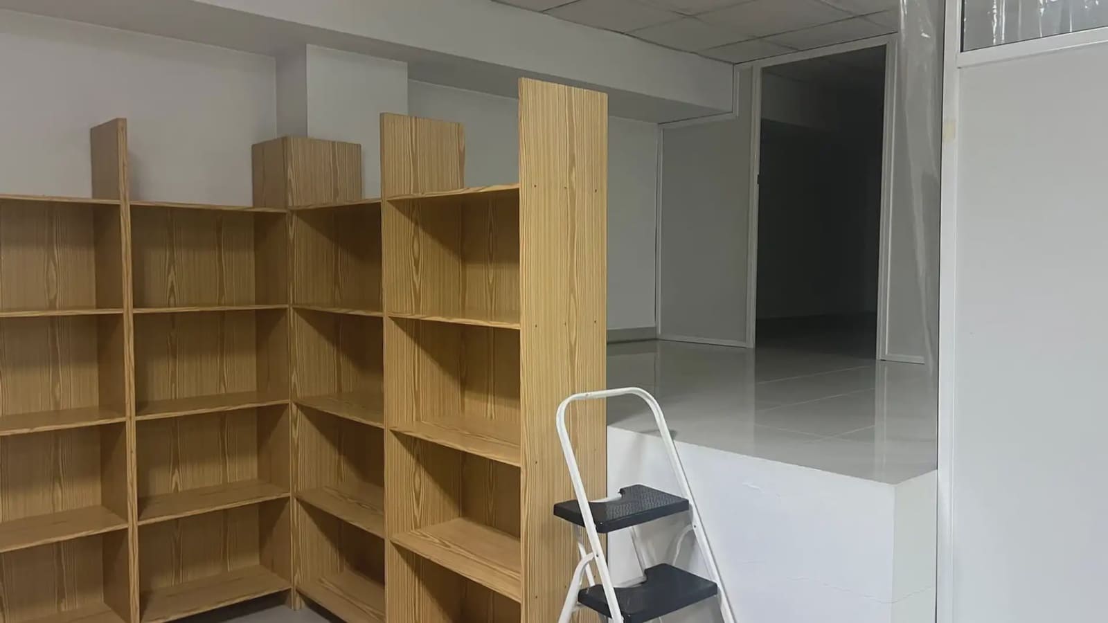 Kommersiell til leie i Manises - € 700 (Ref: 9748323)