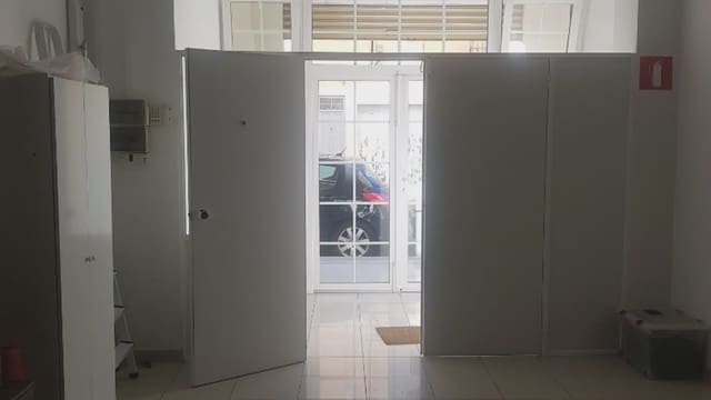 Commerciale da affittare in Manises - 700 € (Rif: 9748323)