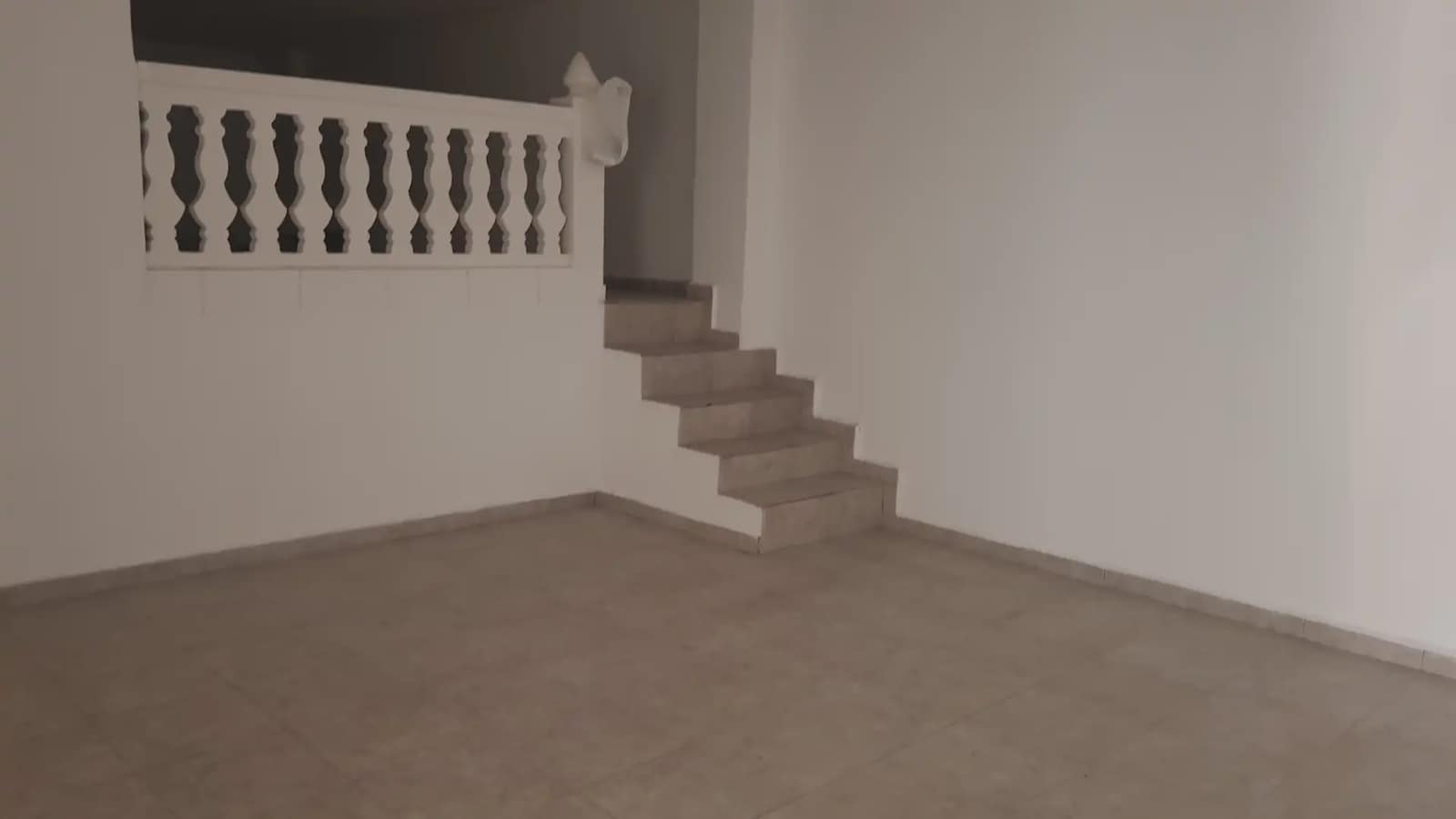 Kommersiell til leie i Manises - € 600 (Ref: 9748324)