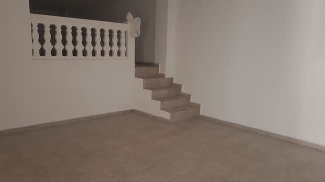 Kommersiell til leie i Manises - € 600 (Ref: 9748324)