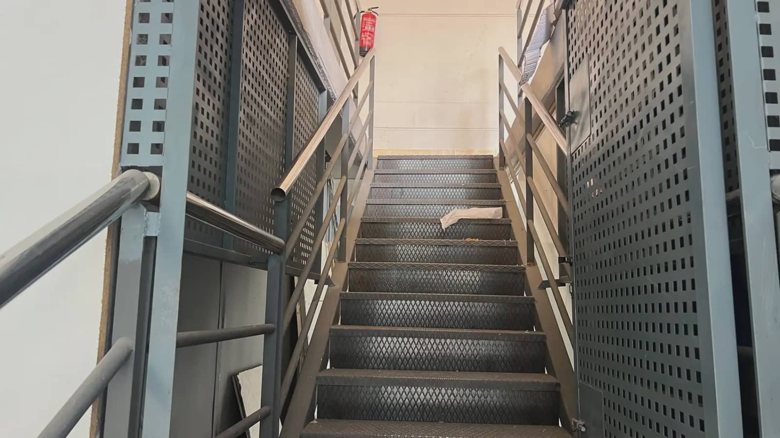 Erhverv til leje i Manises - € 1.300 (Ref: 9748325)