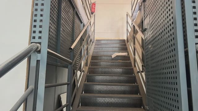 Kommersiell til leie i Manises - € 1 300 (Ref: 9748325)