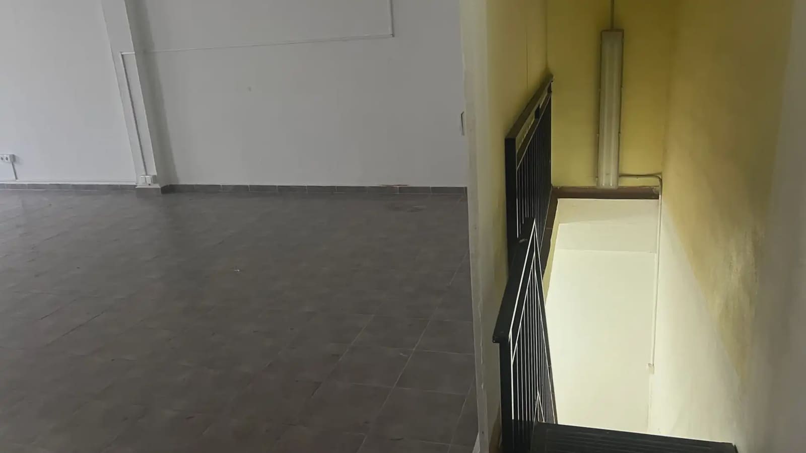 Commerciale da affittare in Manises - 1.500 € (Rif: 9748326)