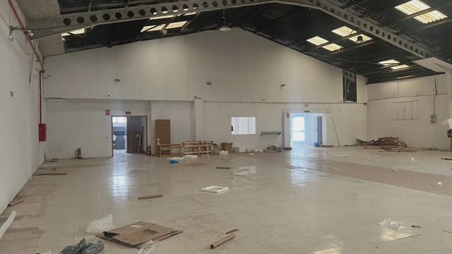 Commerciale da affittare in Manises - 3.000 € (Rif: 9748327)