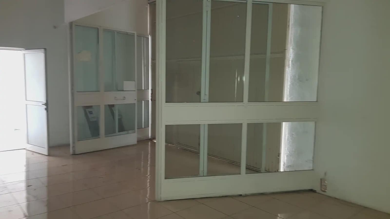 Kommersiell til leie i Manises - € 2 400 (Ref: 9748328)